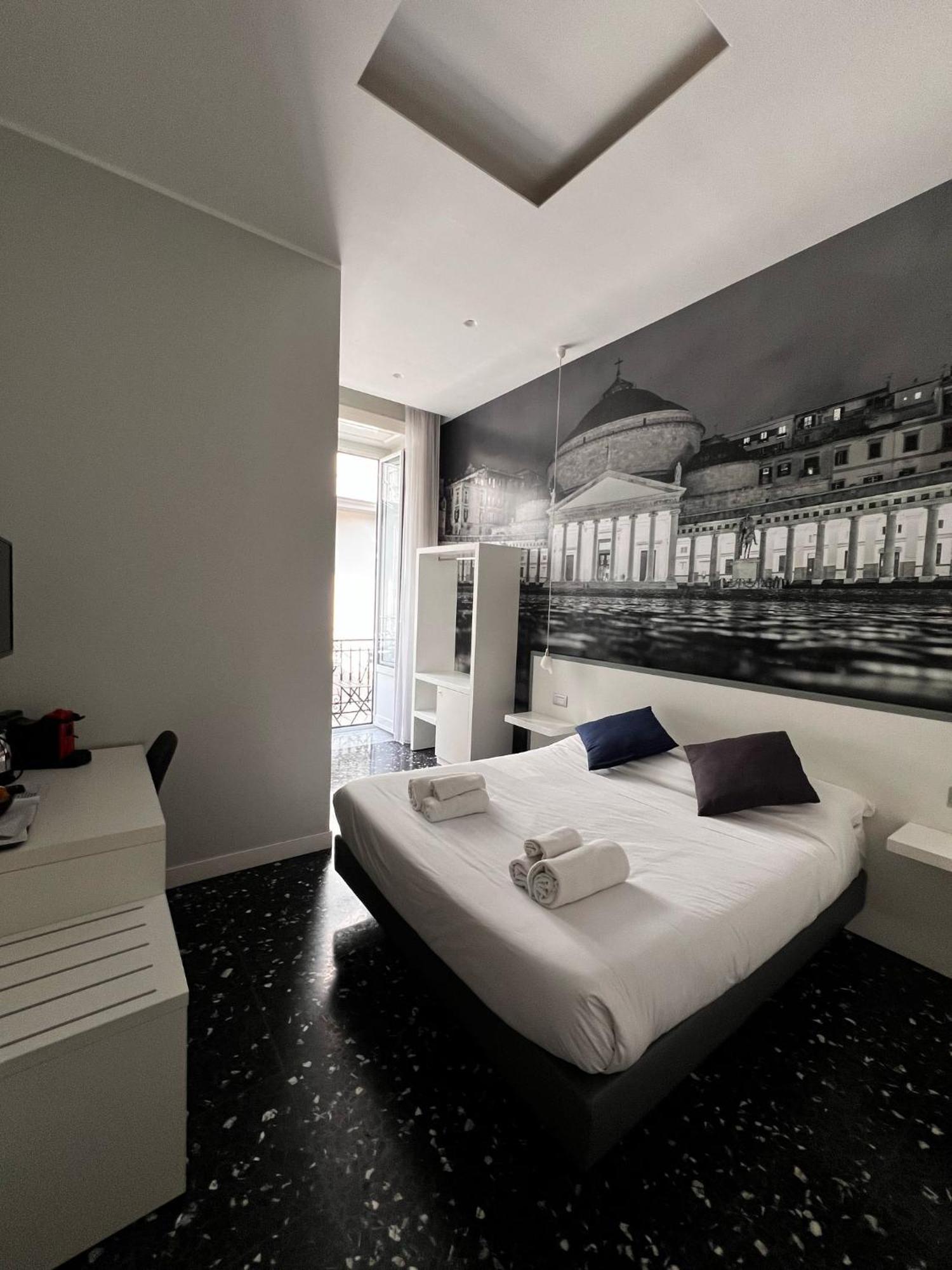 Beverello Rooms Nápoles Exterior foto