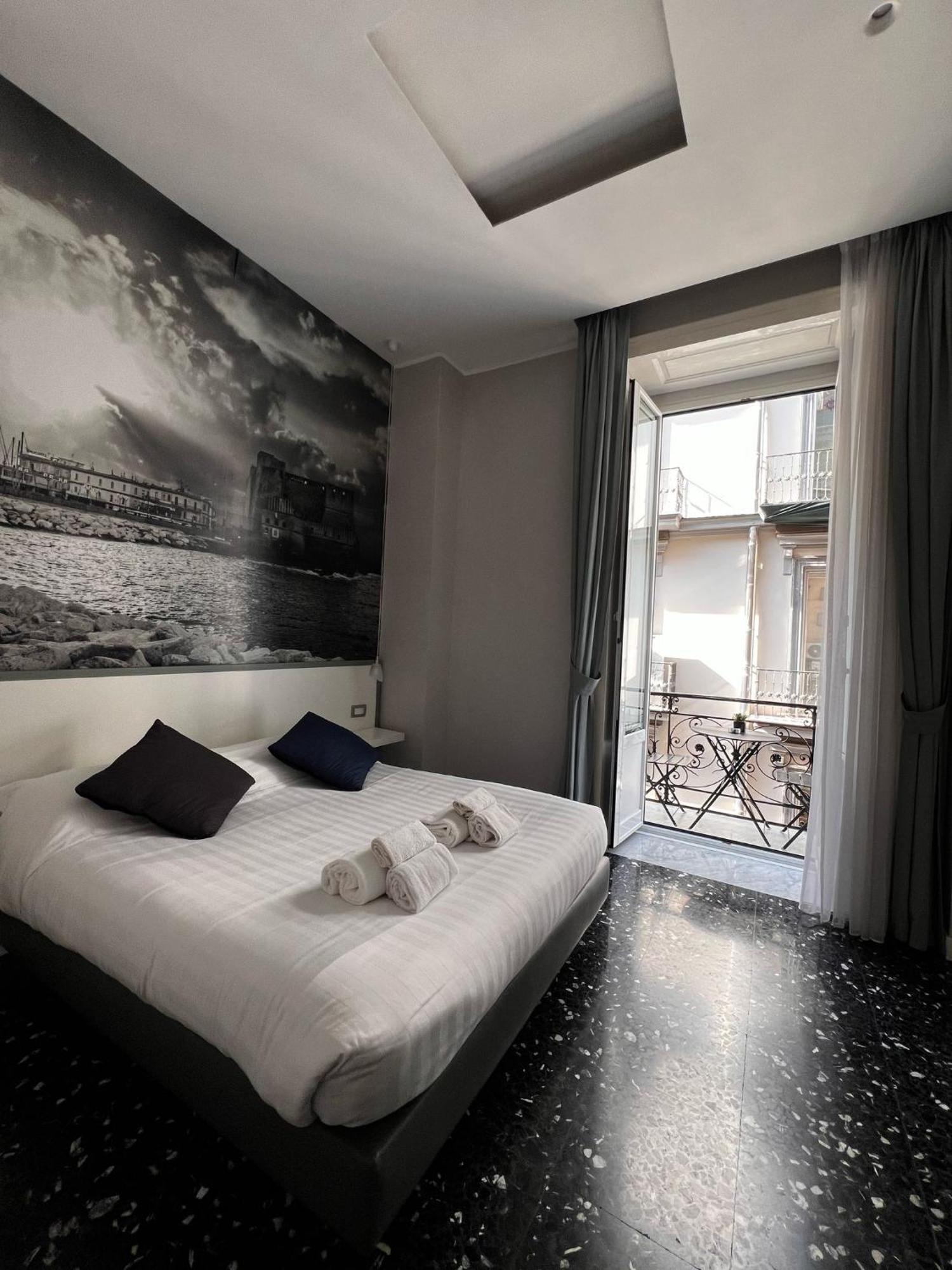 Beverello Rooms Nápoles Exterior foto